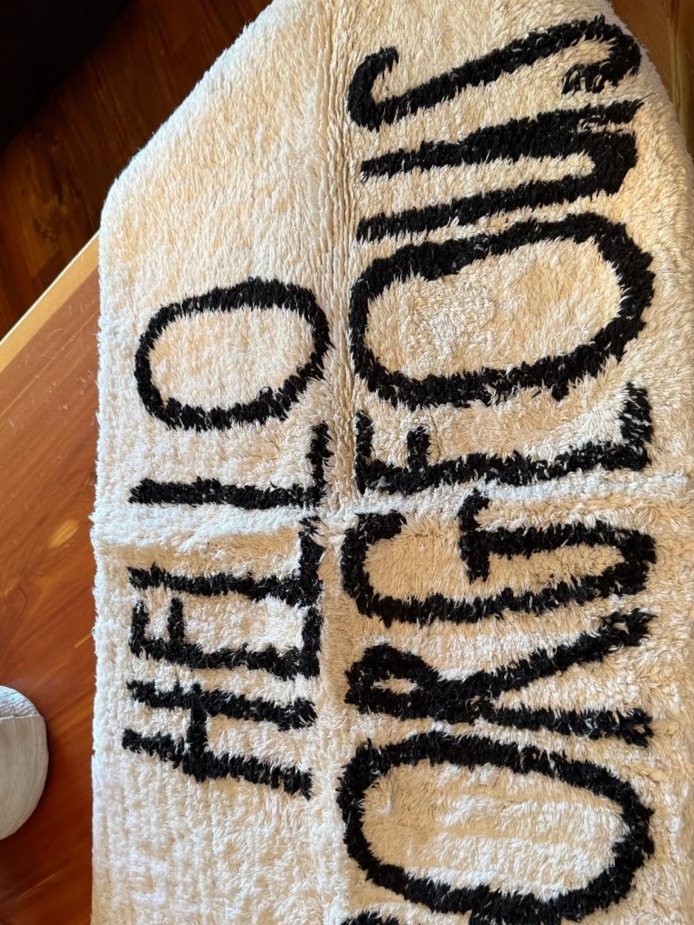 Hello Gorgeous bath rug